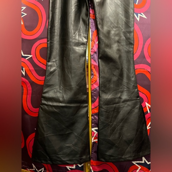 NWT Abercrombie & Fitch Vegan Leather Split Hem Flare High Rise Pants Short new - Picture 10 of 14